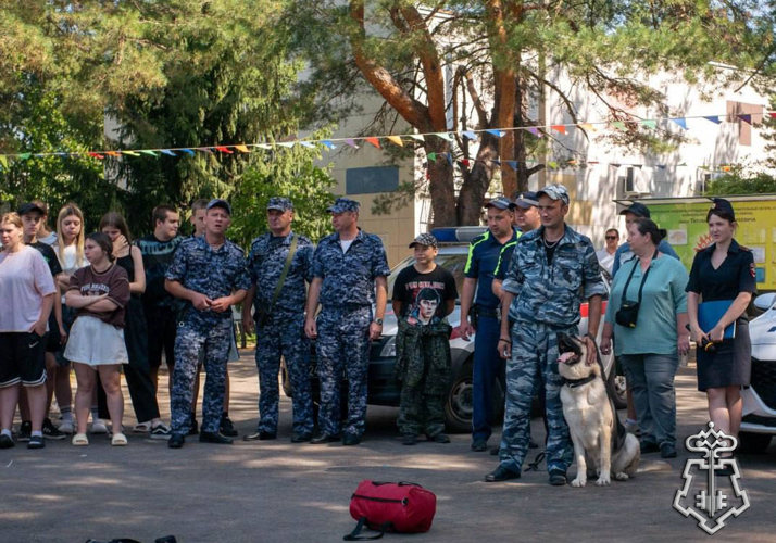Сотрудники Росгвардии провели занятие для детей лагеря «Солнышко» в рамках акции «Каникулы с Росгвардией»