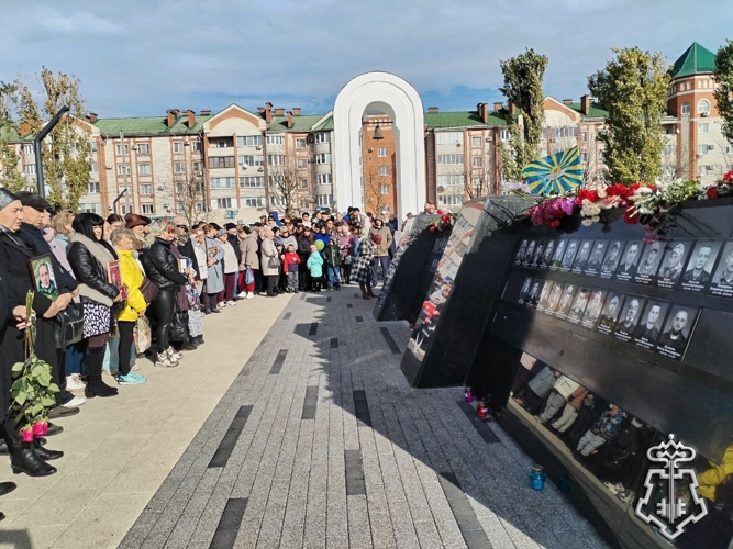 В ВОРОНЕЖСКОЙ ОБЛАСТИ ПРЕДСТАВИТЕЛИ РОСГВАРДИИ ПРИНЯЛИ УЧАСТИЕ В ЦЕРЕМОНИИ ОТКРЫТИЯ МЕМОРИАЛА СОТРУДНИКАМ, ПОГИБШИМ ПРИ ИСПОЛНЕНИИ СЛУЖЕБНОГО ДОЛГА
