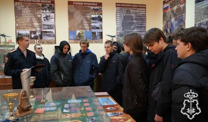 Патриотическую акцию «Открытая Росгвардия - Всероссийский день призывника» провели росгвардейцы в Воронеже