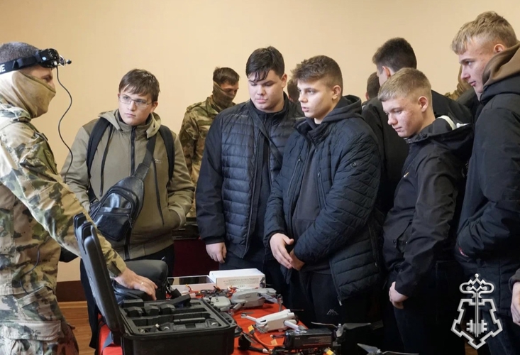 Патриотическую акцию «Открытая Росгвардия - Всероссийский день призывника» провели росгвардейцы в Воронеже