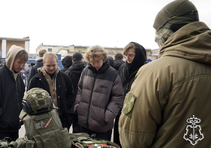 Патриотическую акцию «Открытая Росгвардия - Всероссийский день призывника» провели росгвардейцы в Воронеже