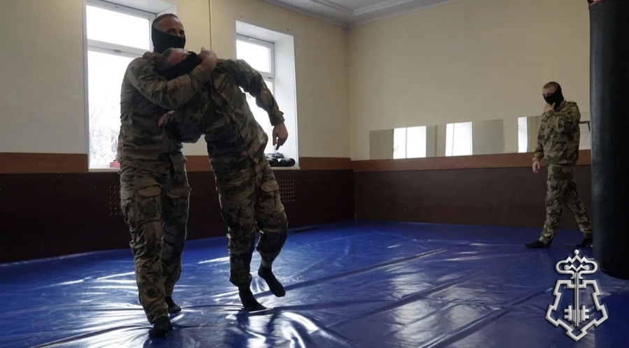 Патриотическую акцию «Открытая Росгвардия - Всероссийский день призывника» провели росгвардейцы в Воронеже