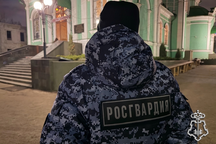 Сотрудники Росгвардии Воронежской области обеспечили безопасность во время празднования православного праздника Пасха