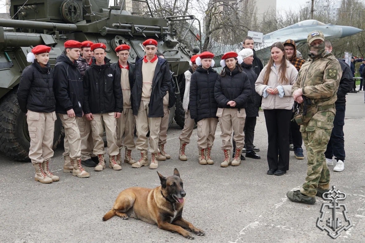 В Воронеже росгвардейцы стали частью ежегодной патриотической акции « День призывника» для молодежи допризывного возраста