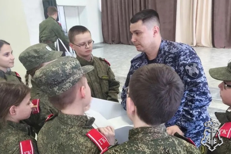  Сотрудник вневедомственной охраны провёл занятие по профилактике мошенничества в кадетском корпусе