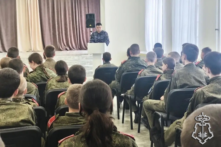  Сотрудник вневедомственной охраны провёл занятие по профилактике мошенничества в кадетском корпусе