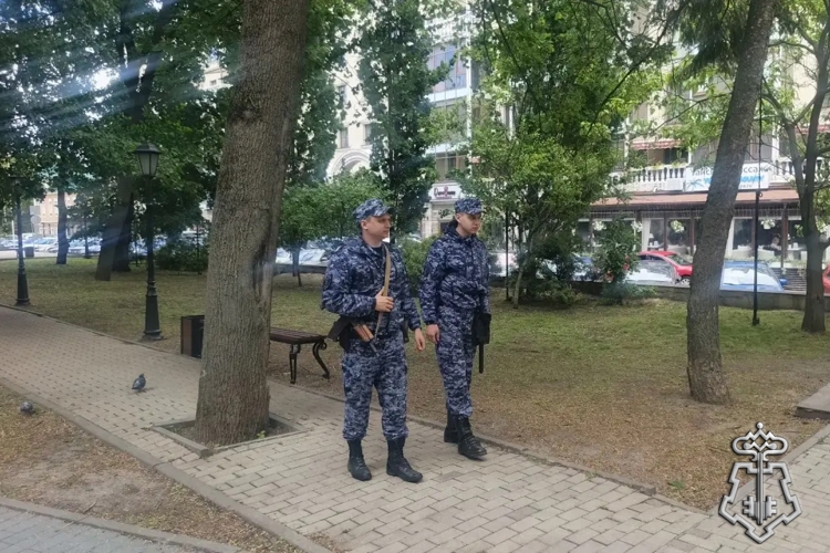 Сотрудники Росгвардии приняли участие в обеспечении безопасности празднования дня пограничника в Воронежской области