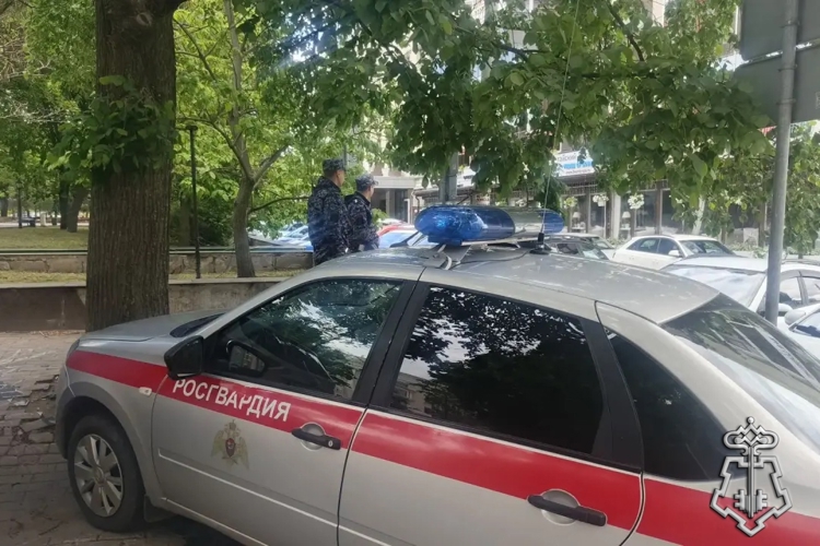 Сотрудники Росгвардии приняли участие в обеспечении безопасности празднования дня пограничника в Воронежской области