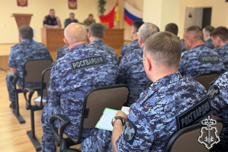 Начальник отделения учета и комплектования Управления Росгвардии по Воронежской области принял участие в круглом столе по вопросам комплектования подразделений