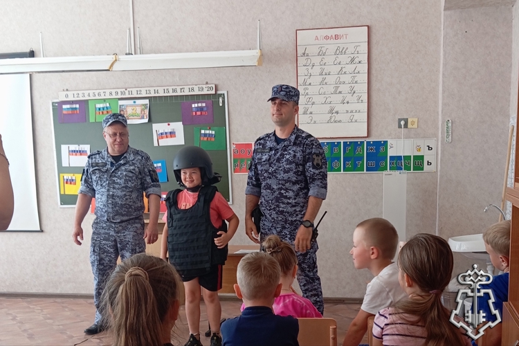  Сотрудники вневедомственной охраны Росгвардии Воронежской области присоединились к акции «Каникулы с Росгвардией»