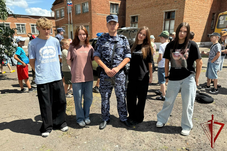 Мероприятия ведомственной акции «Каникулы с Росгвардией» продолжаются в лагере труда и отдыха «Твой Успех» Воронежской области 