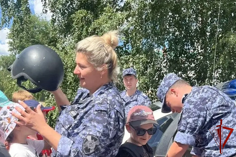  «Каникулы с Росгвардией» проходят в Воронежской области 
