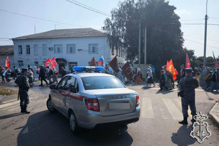 Безопасность крестного хода в Воронежской области обеспечили сотрудники вневедомственной охраны Росгвардии