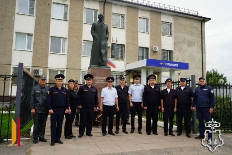 В ВОРОНЕЖСКОЙ ОБЛАСТИ СОТРУДНИКИ РОСГВАРДИИ ПРИНЯЛИ УЧАСТИЕ В МЕРОПРИЯТИЯХ, ПОСВЯЩЕННЫХ ФЕЛИКСУ ДЗЕРЖИНСКОМУ